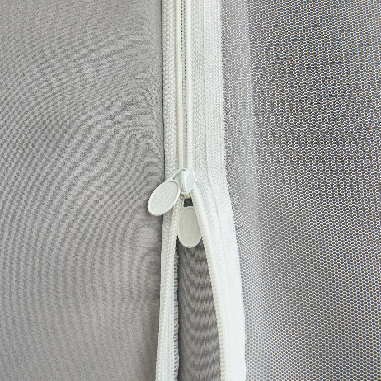 91家纺网 家纺一手货源 找家纺 艾晶美家纺有限公司 2025新款公主学生全包上下铺遮光床帘学生蚊帐 雅灰