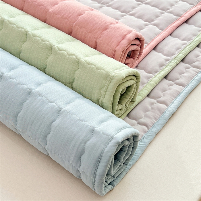 91家纺网 家纺一手货源 找家纺 梦舒羽 2025新款云感双层纱夹棉床褥床护垫床垫保护垫学生宿舍专用三件套 告白粉