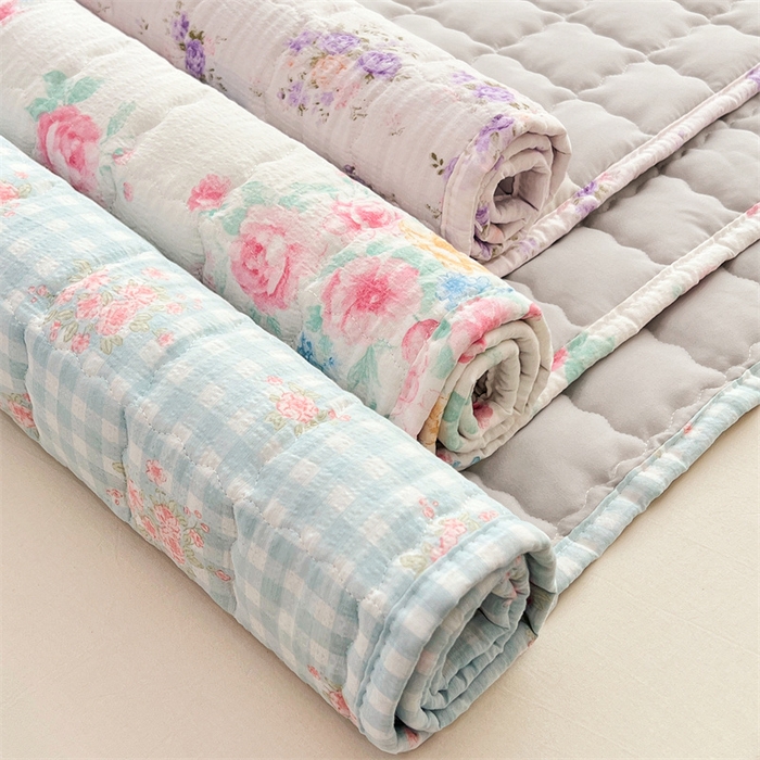 91家纺网 家纺一手货源 找家纺 梦舒羽 2025新款云感双层纱夹棉床褥床护垫床垫保护垫学生宿舍专用三件套 朝花夕拾