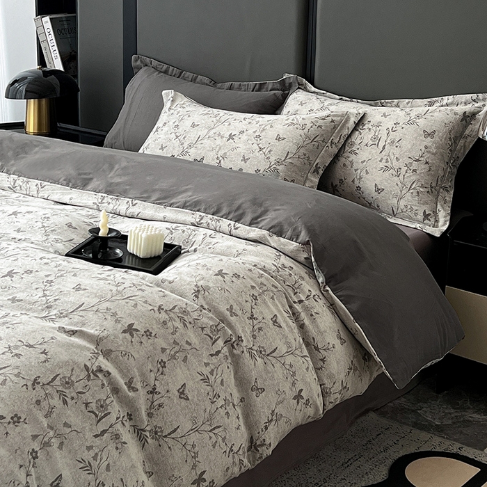 91家纺网 家纺一手货源 找家纺 锦彩家居 2025新款A类60支全棉纯棉色织提花四件套-复古风系列 蝴蝶花影-灰