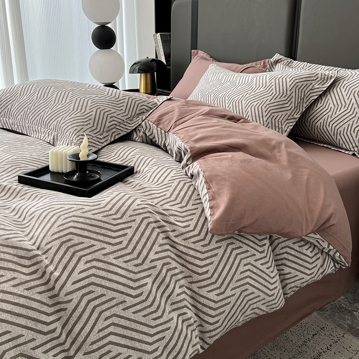 91家纺网 家纺一手货源 找家纺 锦彩家居 2025新款A类60支全棉纯棉色织提花四件套-复古风系列 简雅几何-豆沙