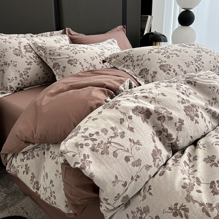 91家纺网 家纺一手货源 找家纺 锦彩家居 2025新款A类60支全棉纯棉色织提花四件套-复古风系列 屋顶花园-豆沙