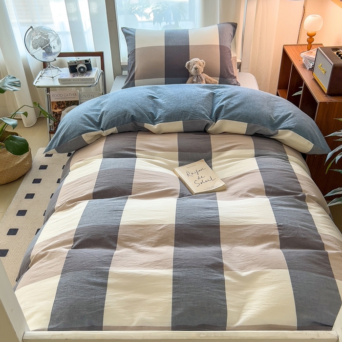 91家纺网 家纺一手货源 找家纺 宝士康家纺 2025新款亲肤水洗棉学生床笠款六件套 深蓝大格