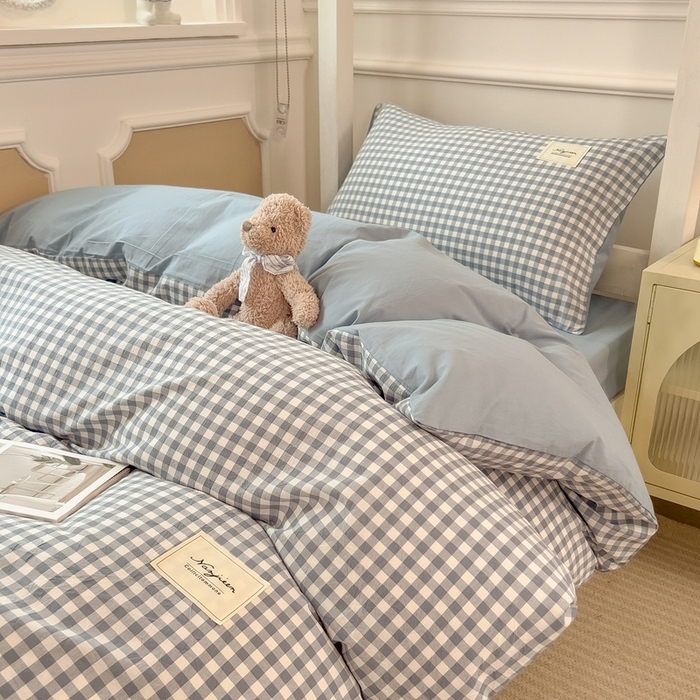 91家纺网 家纺一手货源 找家纺 宝士康家纺 2025新款亲肤水洗棉学生床笠款六件套 天蓝中格