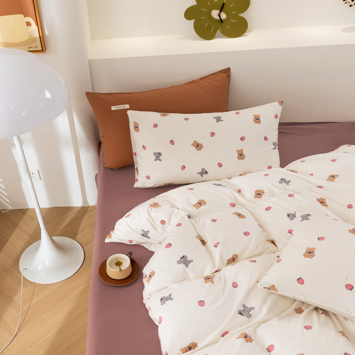 91家纺网 家纺一手货源 找家纺 博尔菲 2026新款全棉针织棉四件套 白底草莓熊