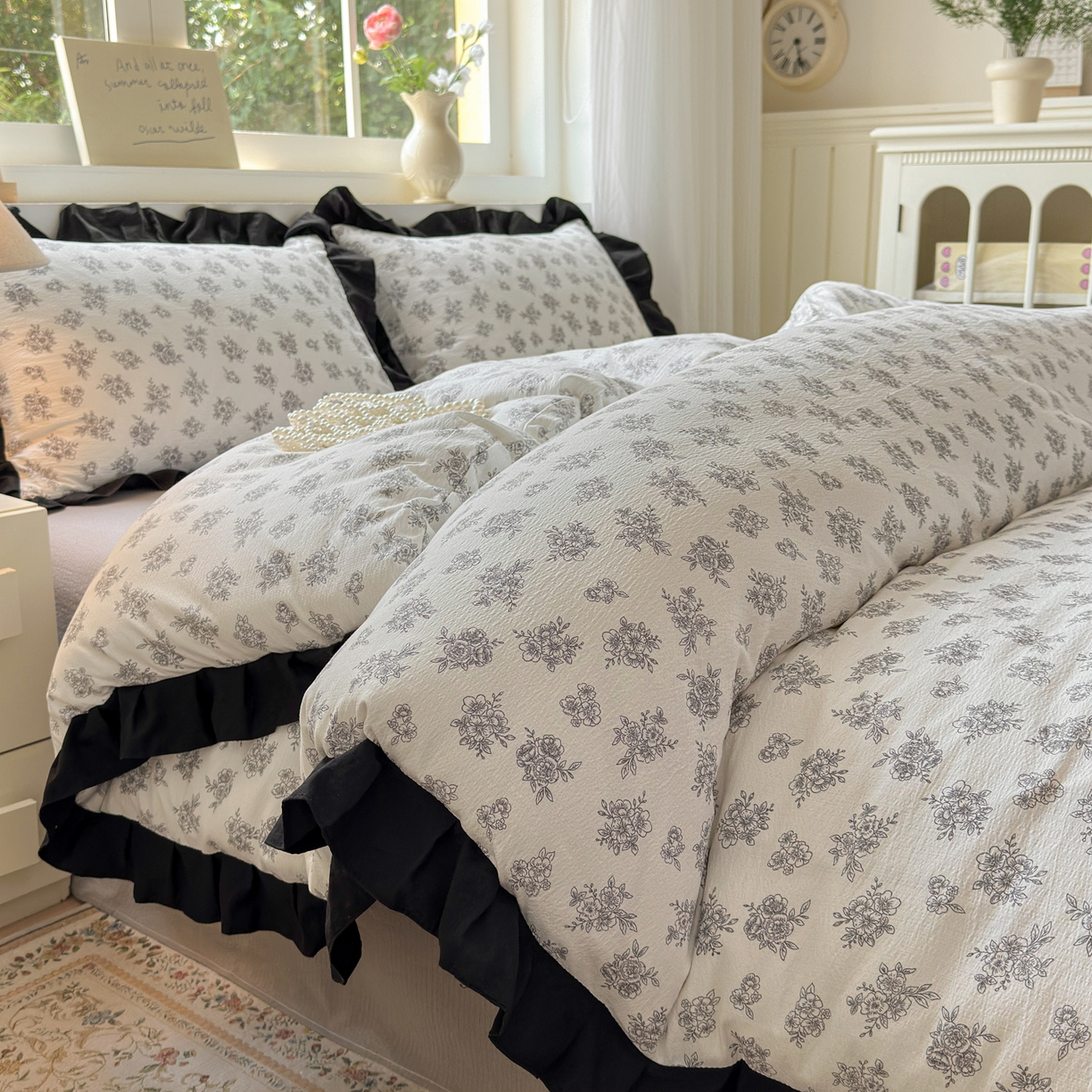 91家纺网 家纺一手货源 找家纺 喜颜 2025新款云感提花皱皱棉爆款花边四件套-赫本风 繁花