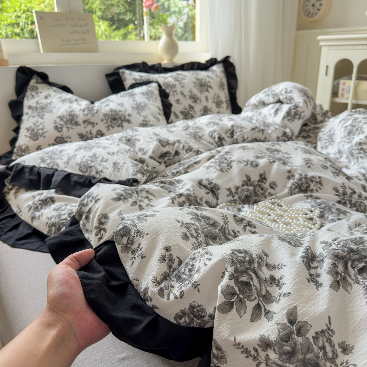 91家纺网 家纺一手货源 找家纺 喜颜 2025新款云感提花皱皱棉爆款花边四件套-赫本风 花束