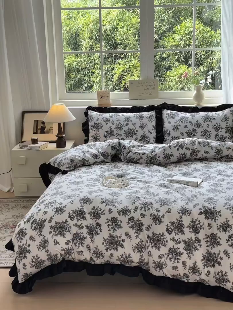 91家纺网 家纺一手货源 找家纺 喜颜 2025新款云感提花皱皱棉爆款花边四件套-赫本风 花束