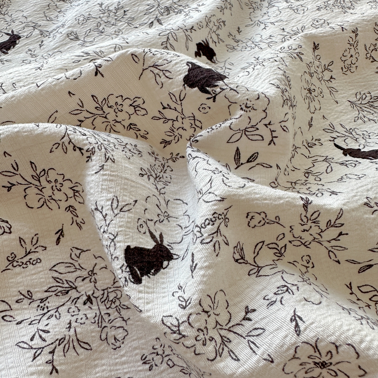 91家纺网 家纺一手货源 找家纺 喜颜 2025新款云感提花皱皱棉爆款花边四件套-赫本风 棉棉兔