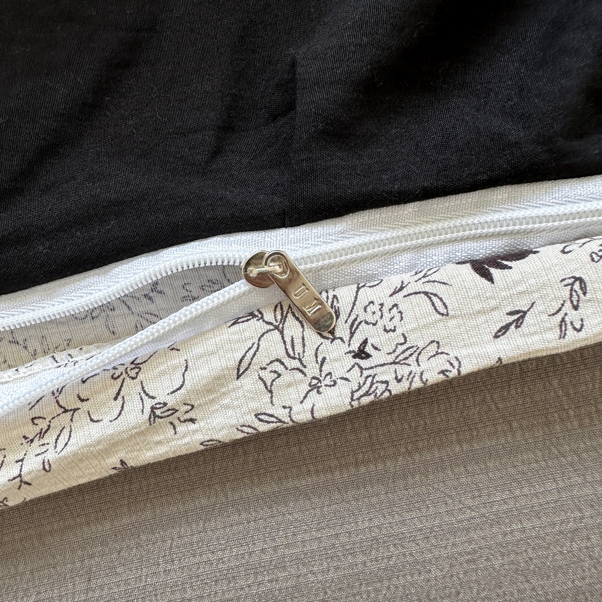 91家纺网 家纺一手货源 找家纺 喜颜 2025新款云感提花皱皱棉爆款花边四件套-赫本风 棉棉兔