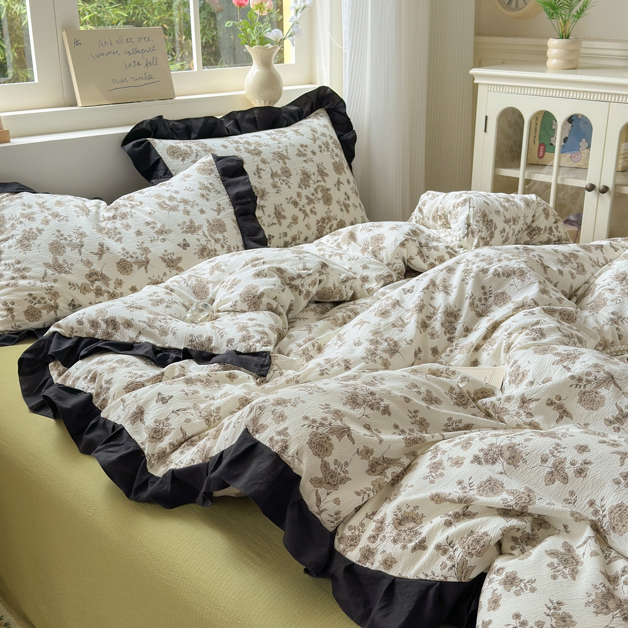 91家纺网 家纺一手货源 找家纺 喜颜 2025新款云感提花皱皱棉爆款花边四件套-赫本风 陌上花开