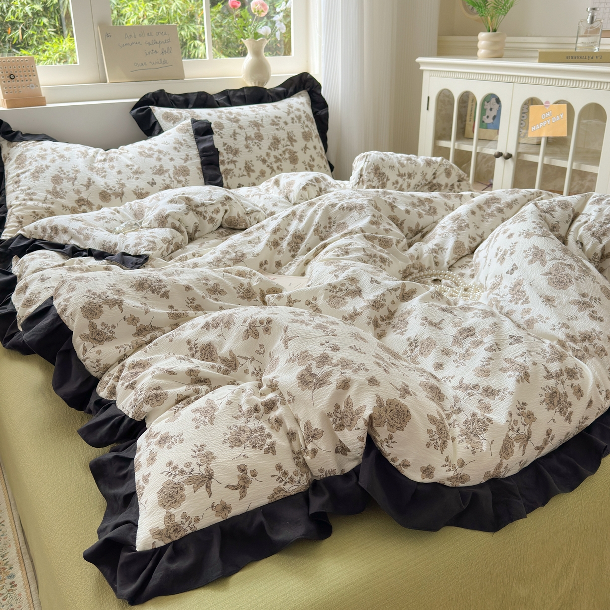 91家纺网 家纺一手货源 找家纺 喜颜 2025新款云感提花皱皱棉爆款花边四件套-赫本风 陌上花开