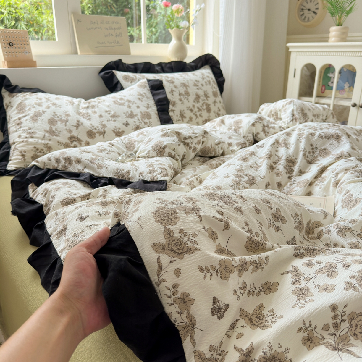 91家纺网 家纺一手货源 找家纺 喜颜 2025新款云感提花皱皱棉爆款花边四件套-赫本风 陌上花开