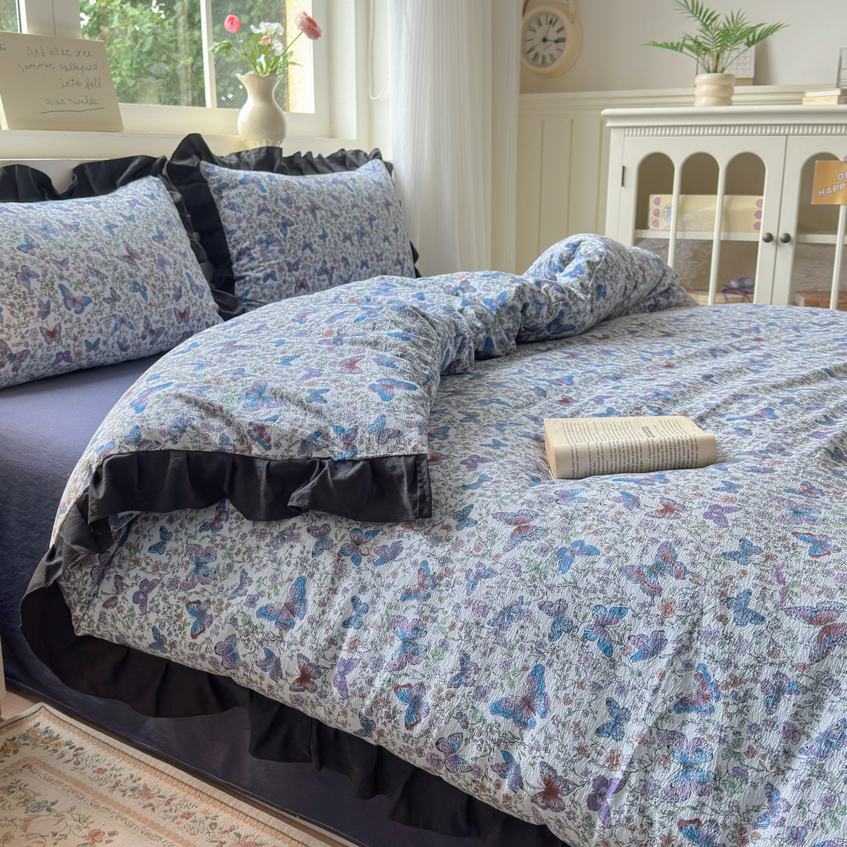 91家纺网 家纺一手货源 找家纺 喜颜 2025新款云感提花皱皱棉爆款花边四件套-赫本风 炫彩蝴蝶