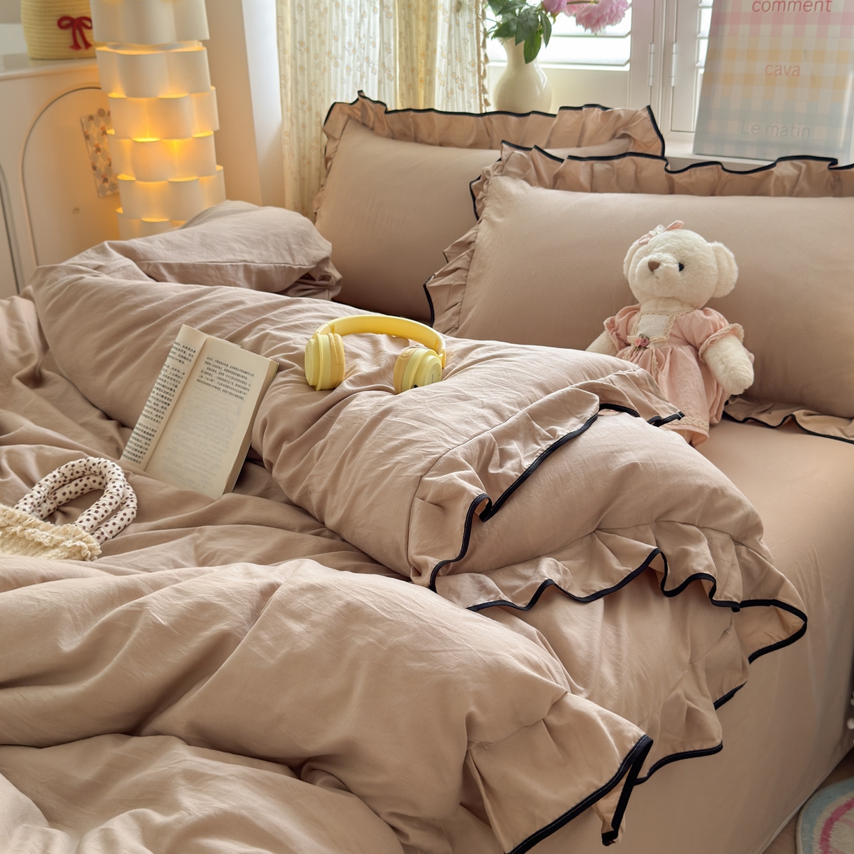 91家纺网 家纺一手货源 找家纺 喜颜 2025新款爆款超柔水洗糯糯棉花边四件套学生宿舍单人三件套 奶茶-花边款