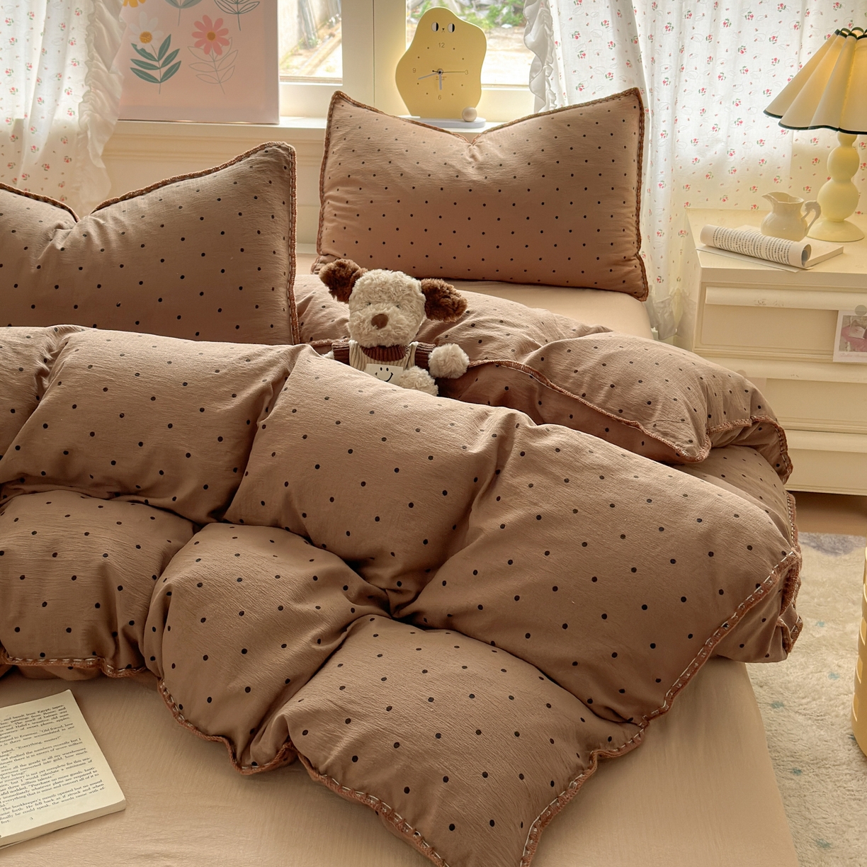 91家纺网 家纺一手货源 找家纺 喜颜 2025新款云感提花双层纱爆款贝壳边四件套 贝壳边-波点咖