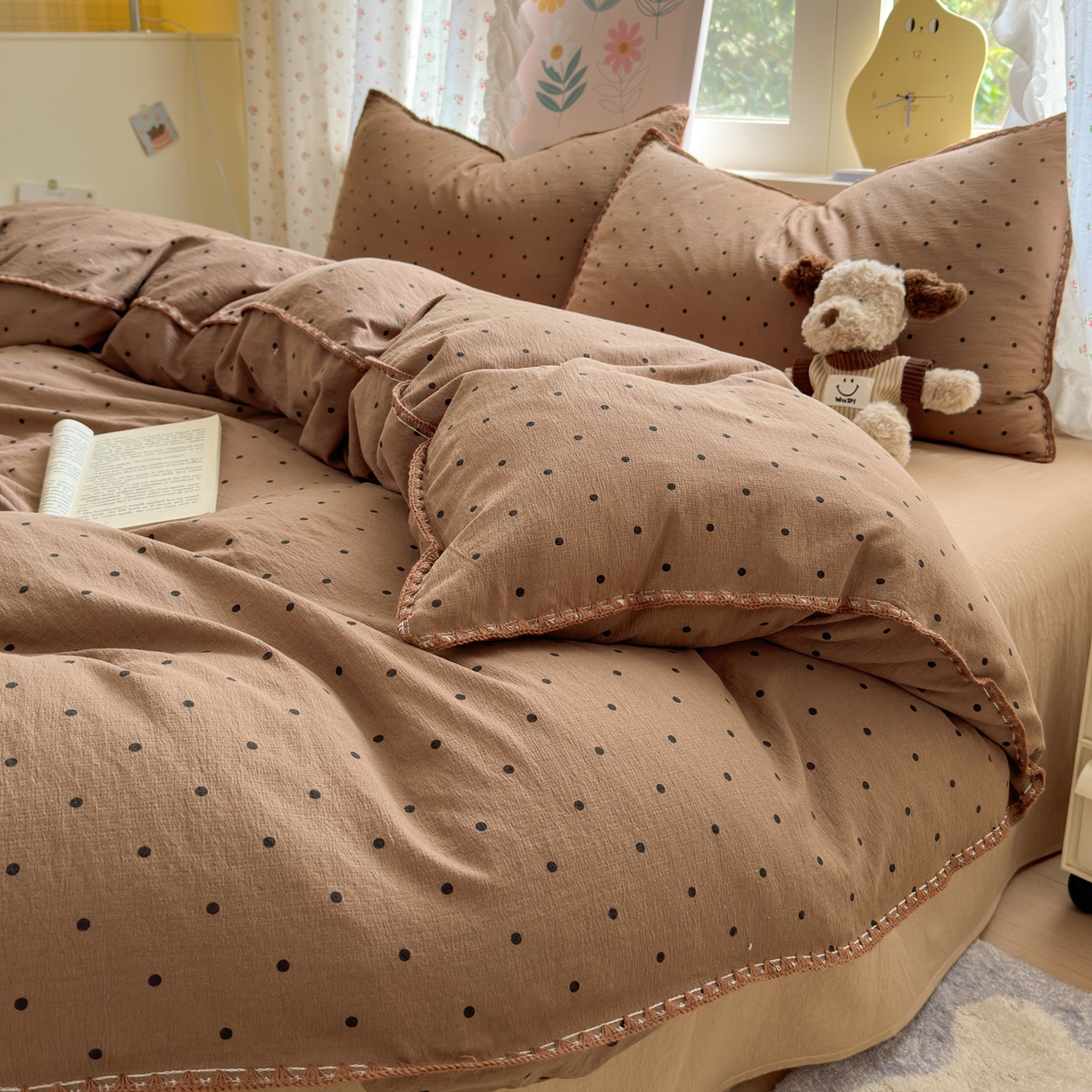 91家纺网 家纺一手货源 找家纺 喜颜 2025新款云感提花双层纱爆款贝壳边四件套 贝壳边-波点咖