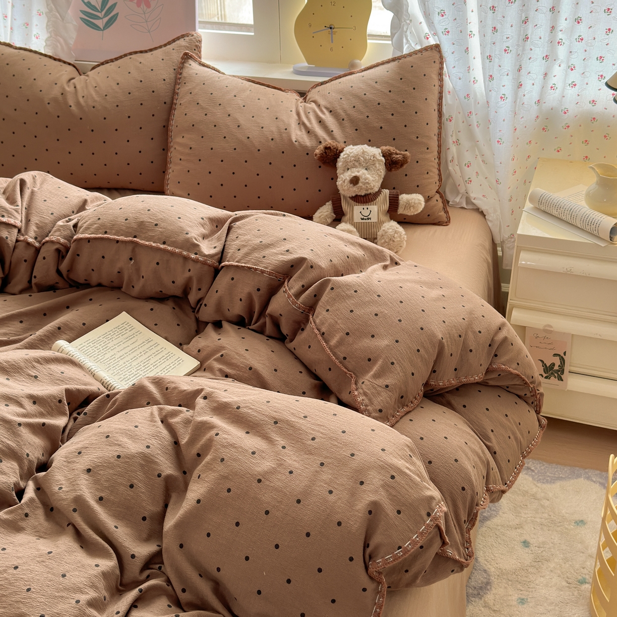 91家纺网 家纺一手货源 找家纺 喜颜 2025新款云感提花双层纱爆款贝壳边四件套 贝壳边-波点咖