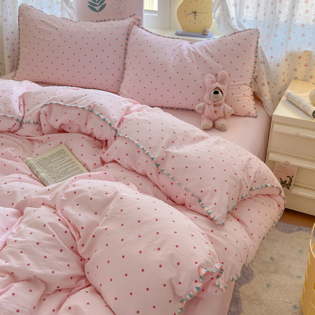 91家纺网 家纺一手货源 找家纺 喜颜 2025新款云感提花双层纱爆款贝壳边四件套 贝壳边-波点浅粉