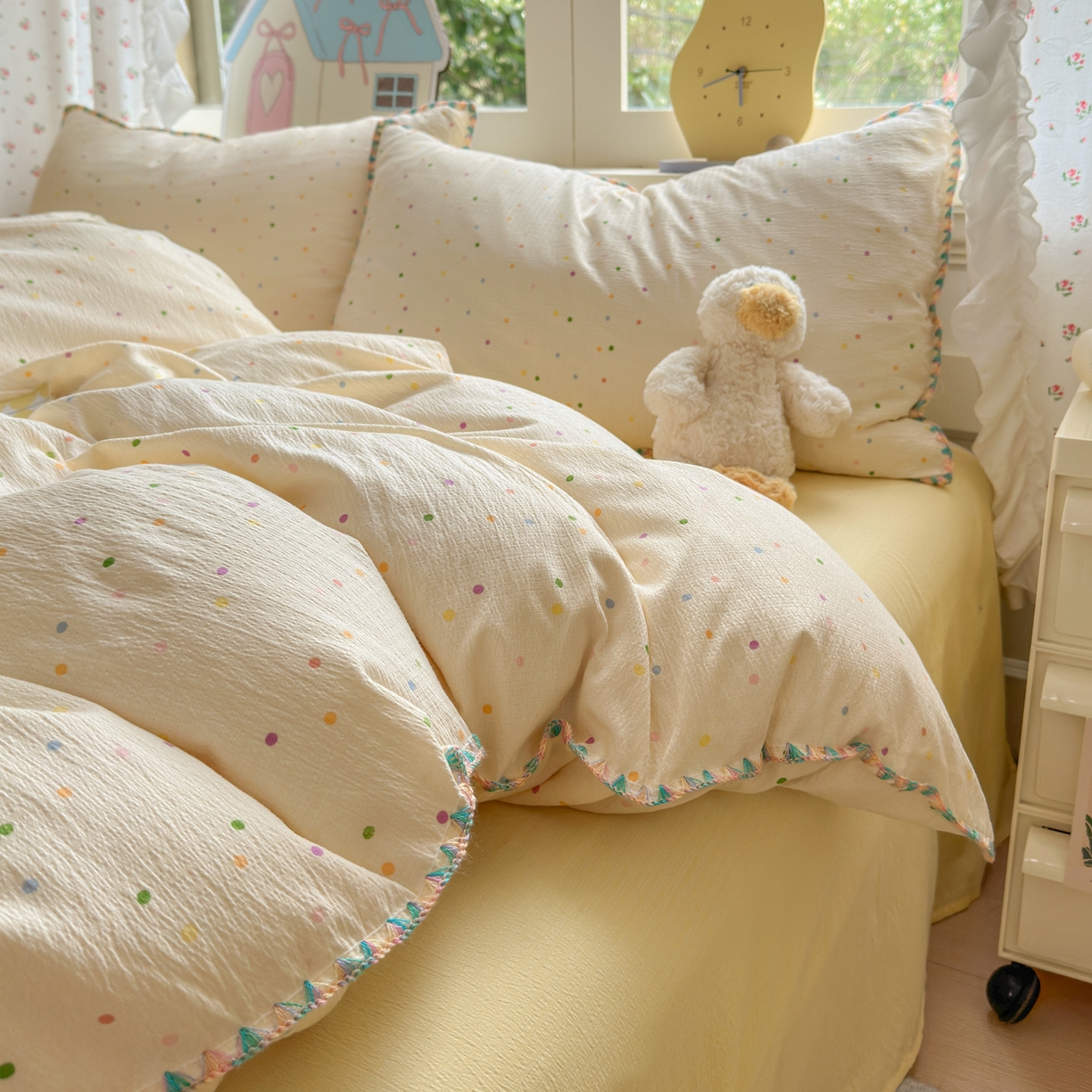 91家纺网 家纺一手货源 找家纺 喜颜 2025新款云感提花双层纱爆款贝壳边四件套 贝壳边-波点炫彩