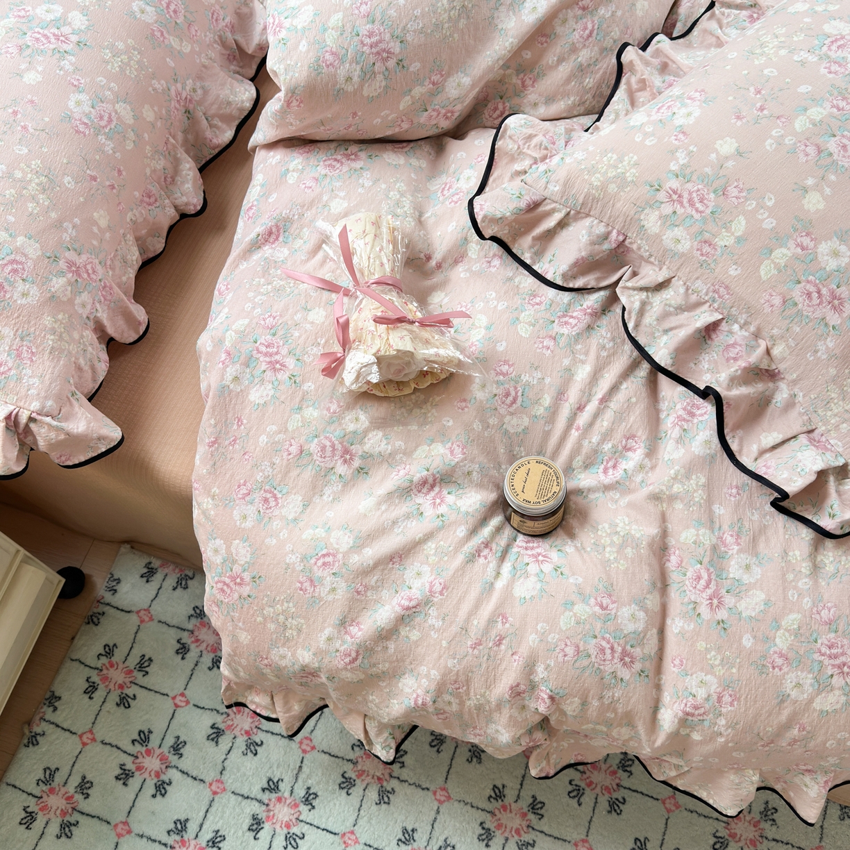 91家纺网 家纺一手货源 找家纺 （总）喜颜 2025新款爆款云感提花双层纱木棉花边四件套