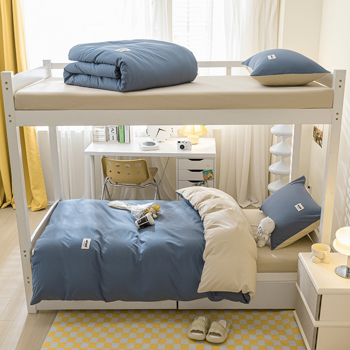 91家纺网 家纺一手货源 找家纺 佳汐蓝家纺 2025新款A类全棉水洗棉学生三件套 贴标-宾利蓝+奶茶