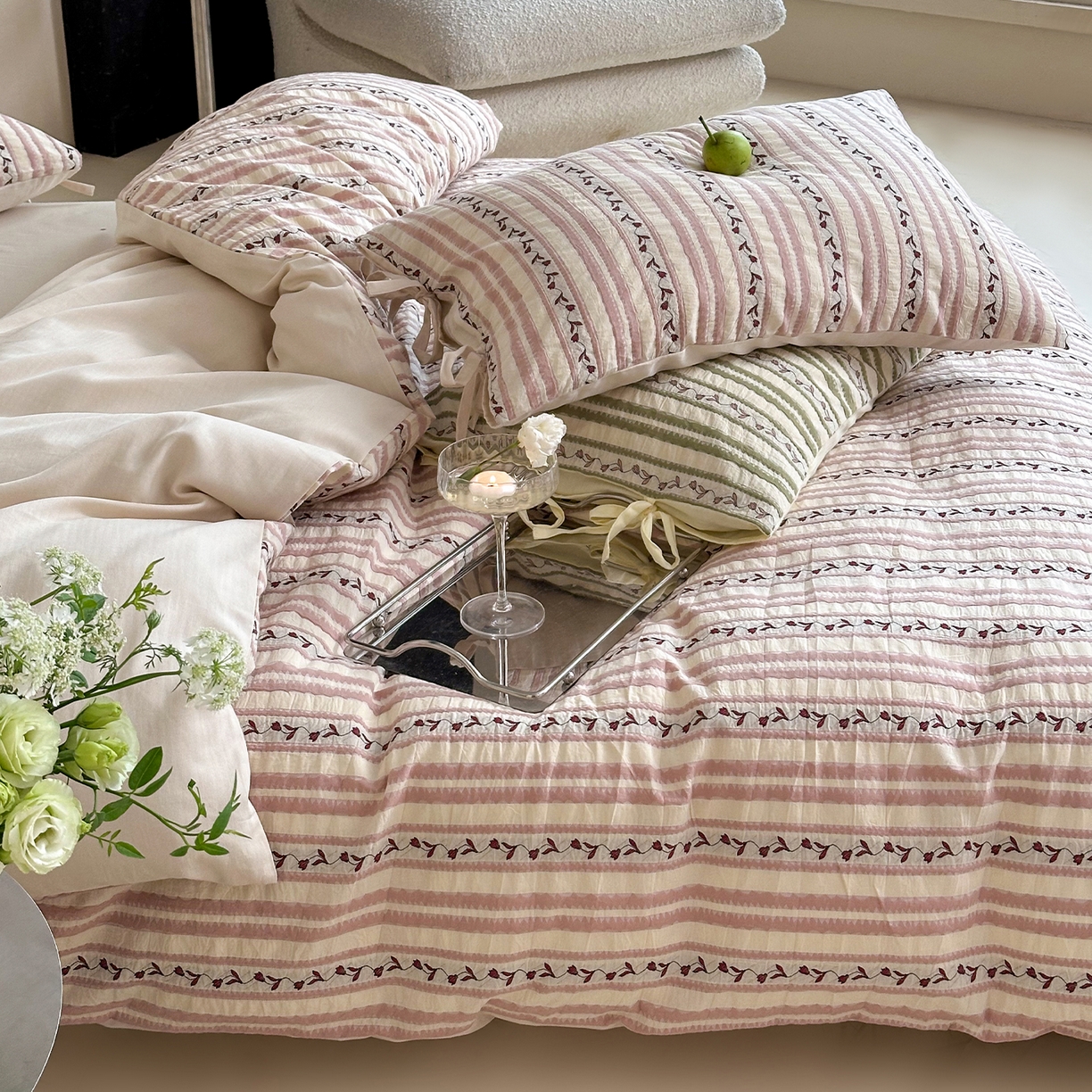 91家纺网 家纺一手货源 找家纺 圆岛家纺 2025新款清新全棉色织三层纱提花四件套 雾粉