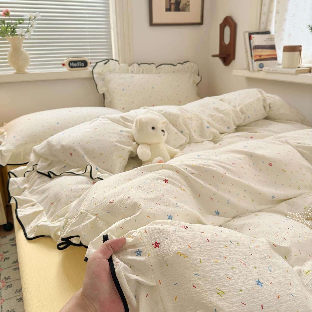 91家纺网 家纺一手货源 找家纺 喜颜 2025新款爆款云感提花双层纱木棉花边四件套 奶酪星星