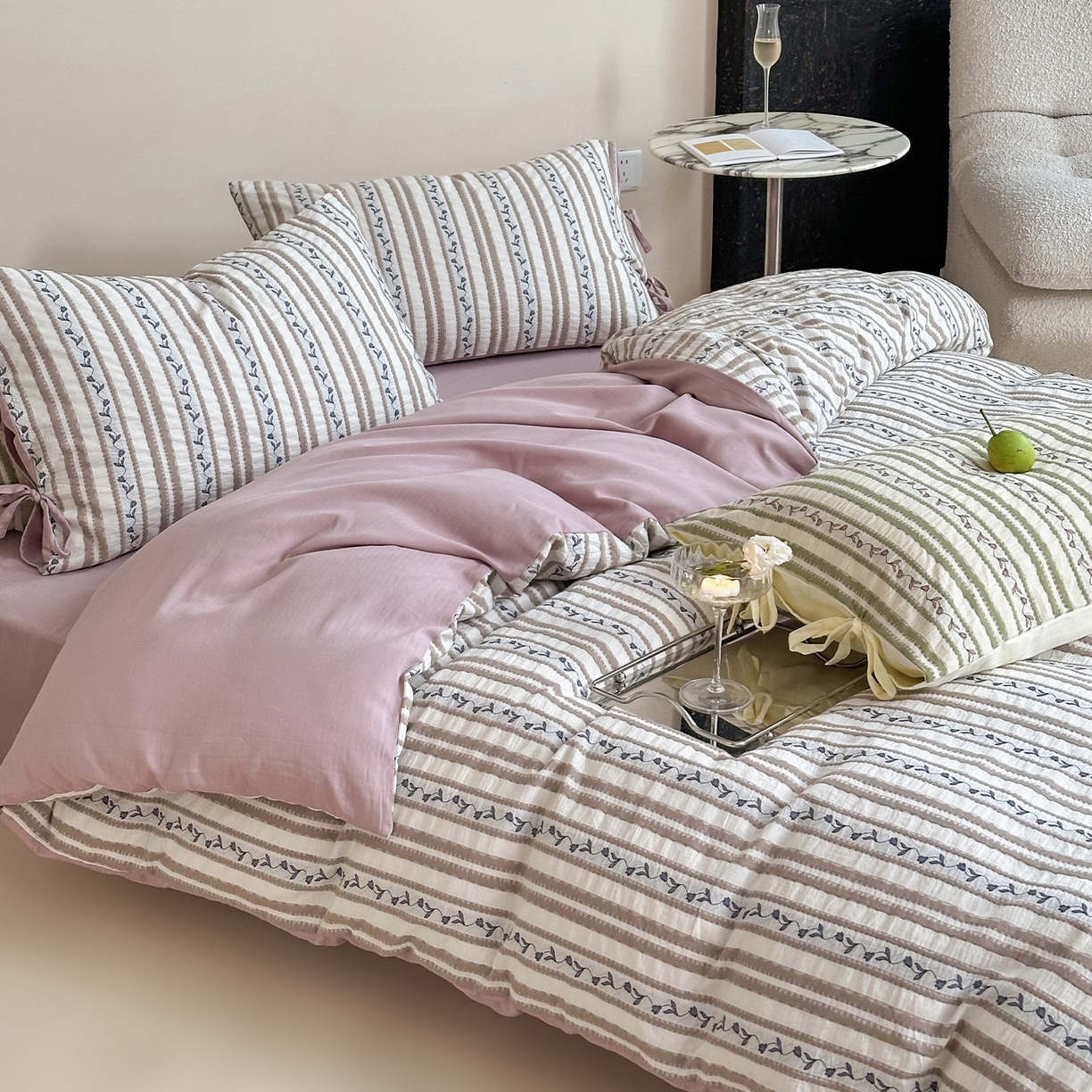 91家纺网 家纺一手货源 找家纺 圆岛家纺 2025新款清新全棉色织三层纱提花四件套 烟紫