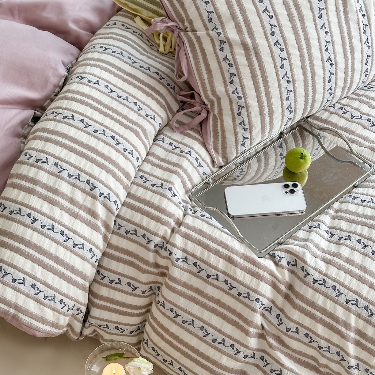 91家纺网 家纺一手货源 找家纺 圆岛家纺 2025新款清新全棉色织三层纱提花四件套 烟紫