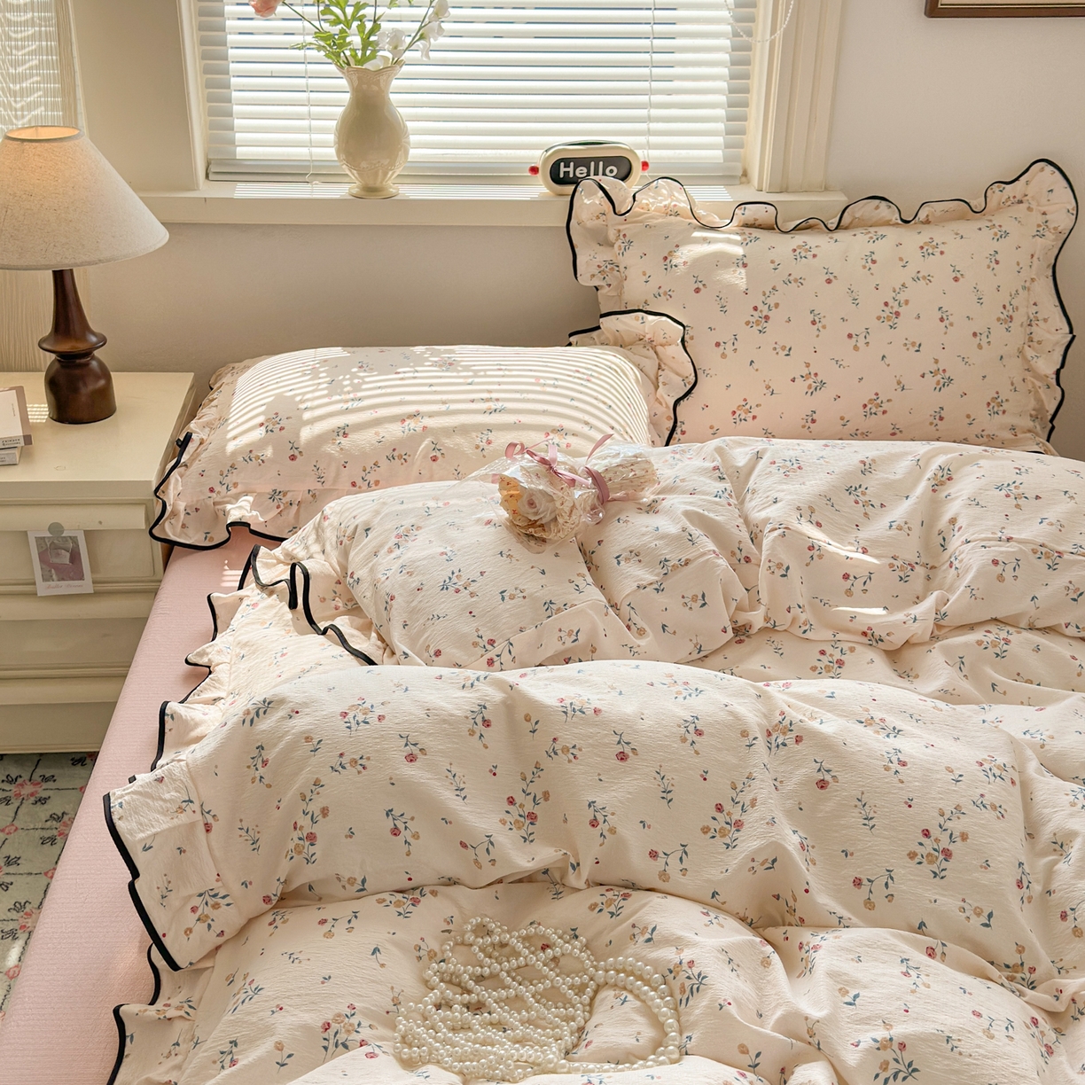 91家纺网 家纺一手货源 找家纺 喜颜 2025新款爆款云感提花双层纱木棉花边四件套 浅夏