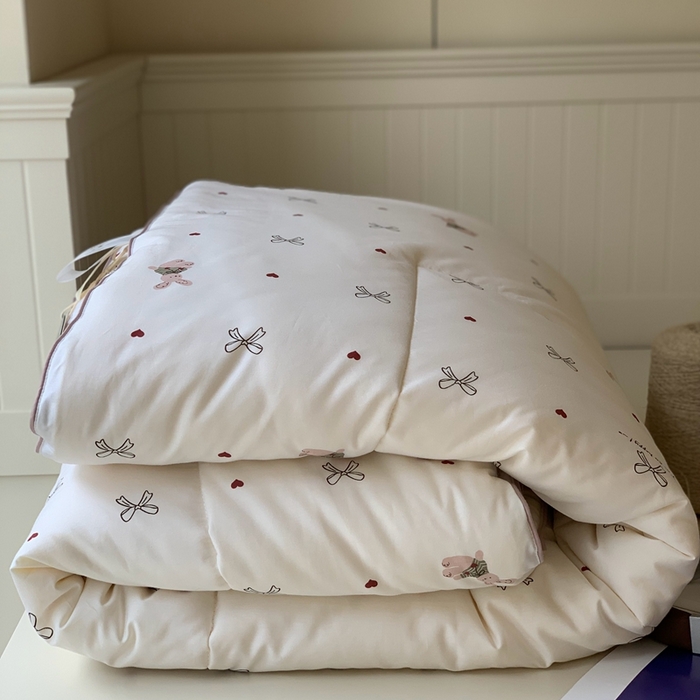 91家纺网 家纺一手货源 找家纺 汇庭2025秋冬新款全棉大豆被 爱心兔白