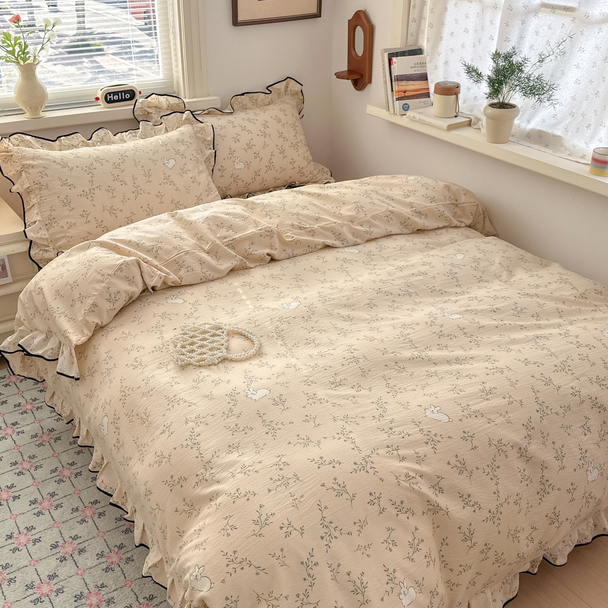 91家纺网 家纺一手货源 找家纺 喜颜 2025新款爆款云感提花双层纱木棉花边四件套 碎花小兔