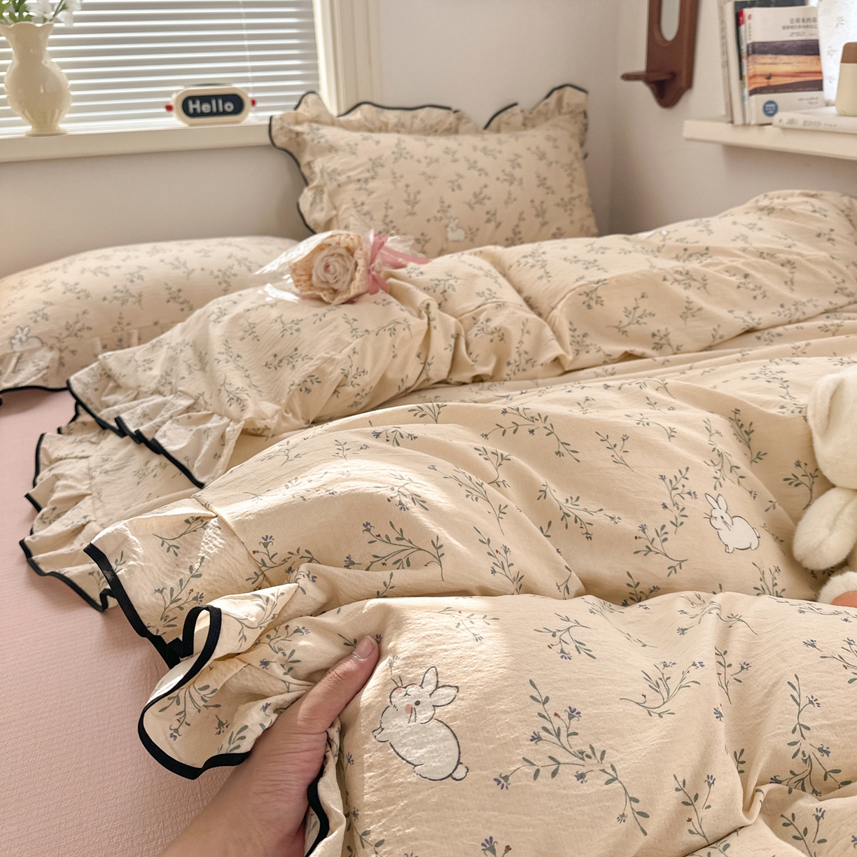 91家纺网 家纺一手货源 找家纺 喜颜 2025新款爆款云感提花双层纱木棉花边四件套 碎花小兔