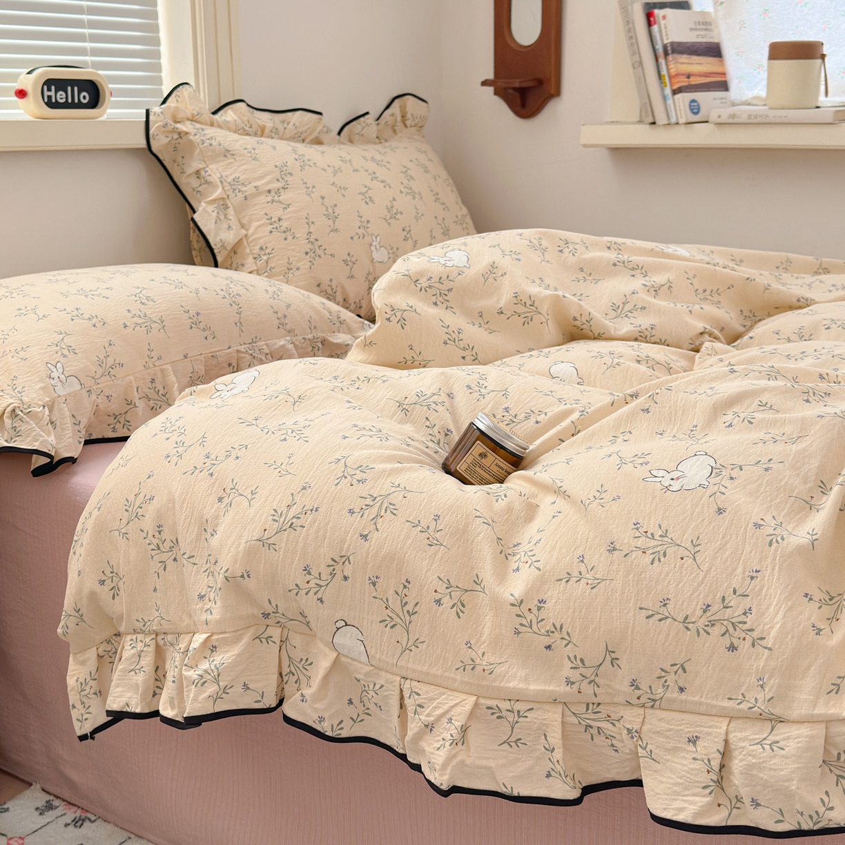 91家纺网 家纺一手货源 找家纺 喜颜 2025新款爆款云感提花双层纱木棉花边四件套 碎花小兔