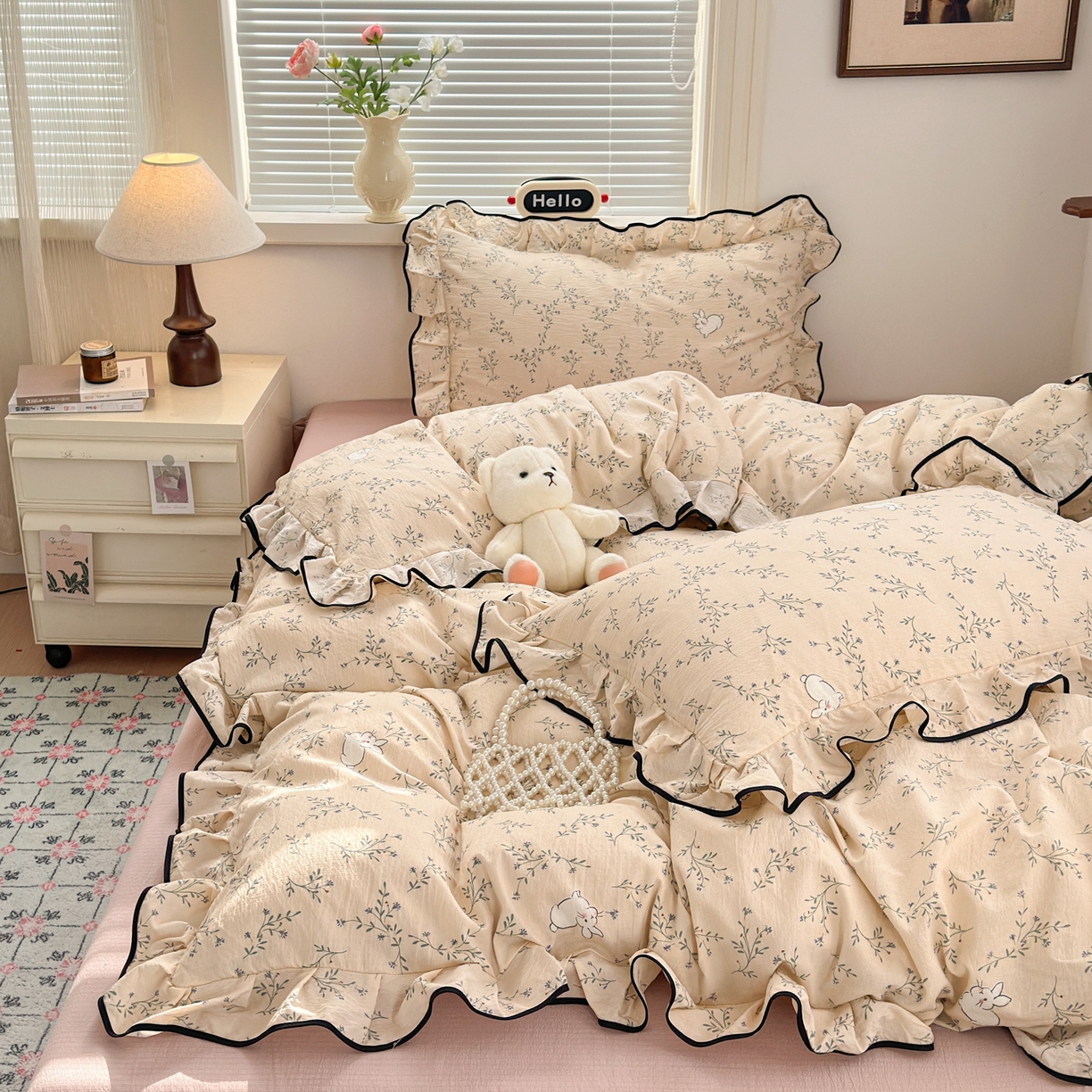 91家纺网 家纺一手货源 找家纺 喜颜 2025新款爆款云感提花双层纱木棉花边四件套 碎花小兔