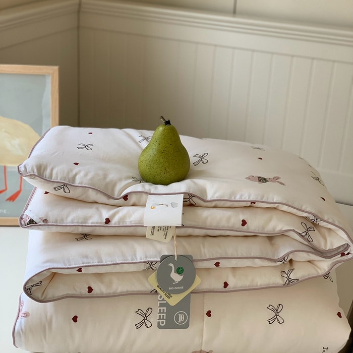 91家纺网 家纺一手货源 找家纺 汇庭2025秋冬新款全棉大豆被 爱心兔白