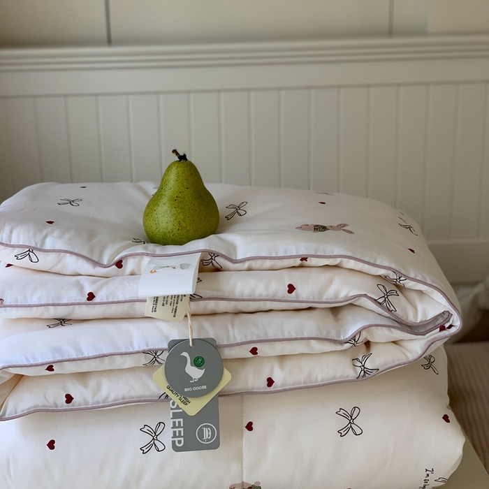 91家纺网 家纺一手货源 找家纺 汇庭2025秋冬新款全棉大豆被 爱心兔白