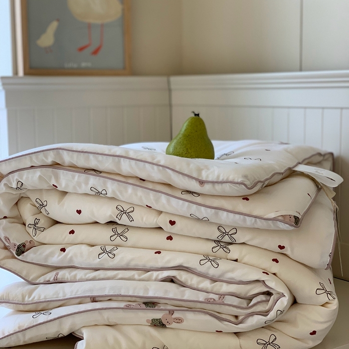 91家纺网 家纺一手货源 找家纺 汇庭2025秋冬新款全棉大豆被 爱心兔白