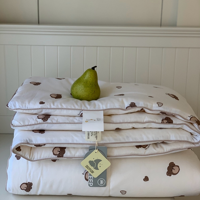 91家纺网 家纺一手货源 找家纺 汇庭2025秋冬新款全棉大豆被 爱心熊白