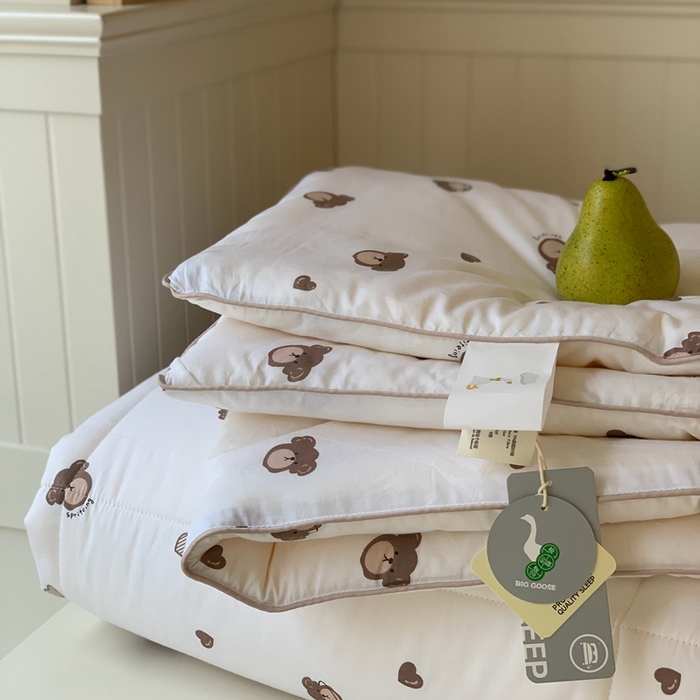 91家纺网 家纺一手货源 找家纺 汇庭2025秋冬新款全棉大豆被 爱心熊白