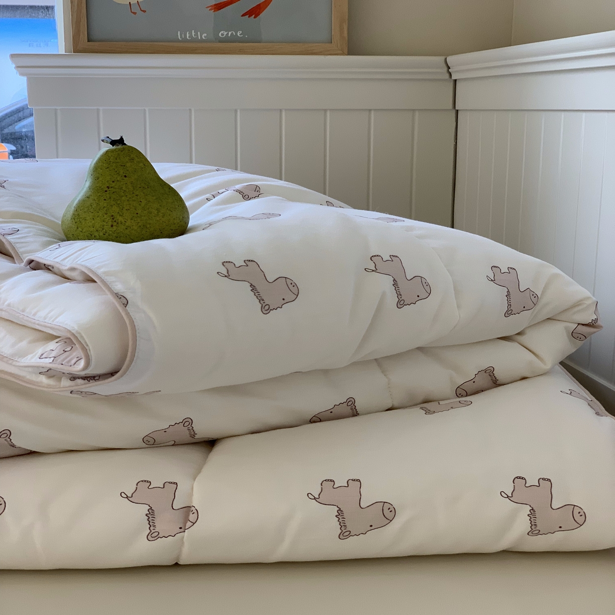 91家纺网 家纺一手货源 找家纺 汇庭2025秋冬新款全棉大豆被 宝莉小马白