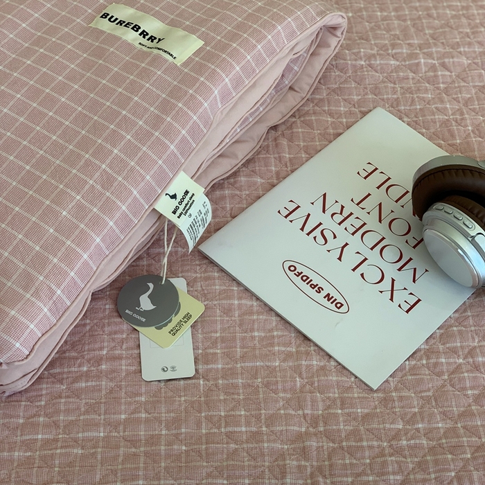 91家纺网 家纺一手货源 找家纺 汇庭2025新款·良品两件套（学生季春秋） 床盖·良品粉（春秋·胡桃格粉