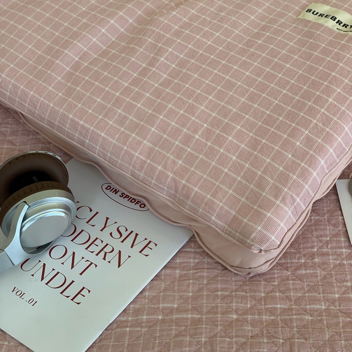 91家纺网 家纺一手货源 找家纺 汇庭2025新款·良品两件套（学生季春秋） 床盖·良品粉（春秋·胡桃格粉