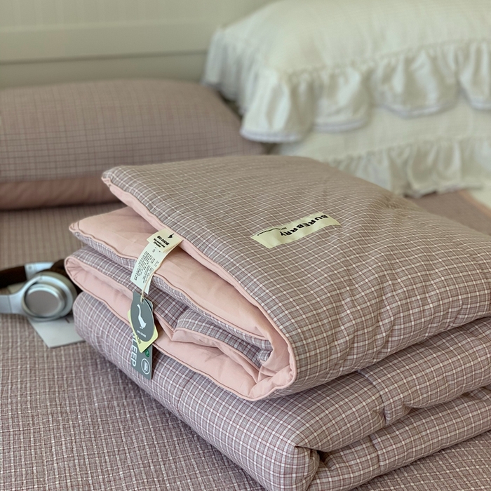 91家纺网 家纺一手货源 找家纺 汇庭2025新款·良品两件套（学生季春秋） 床盖·良品灰粉（春秋·胡桃格咖