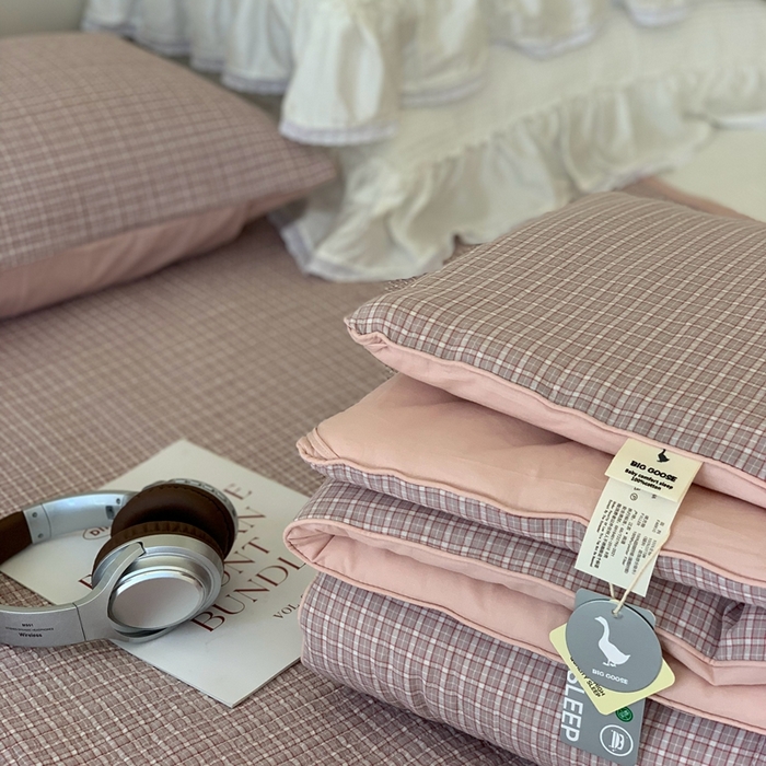 91家纺网 家纺一手货源 找家纺 汇庭2025新款·良品两件套（学生季春秋） 床盖·良品灰粉（春秋·胡桃格咖