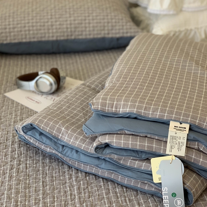 91家纺网 家纺一手货源 找家纺 汇庭2025新款·良品两件套（学生季春秋） 床盖·良品灰蓝（春秋·胡桃格蓝