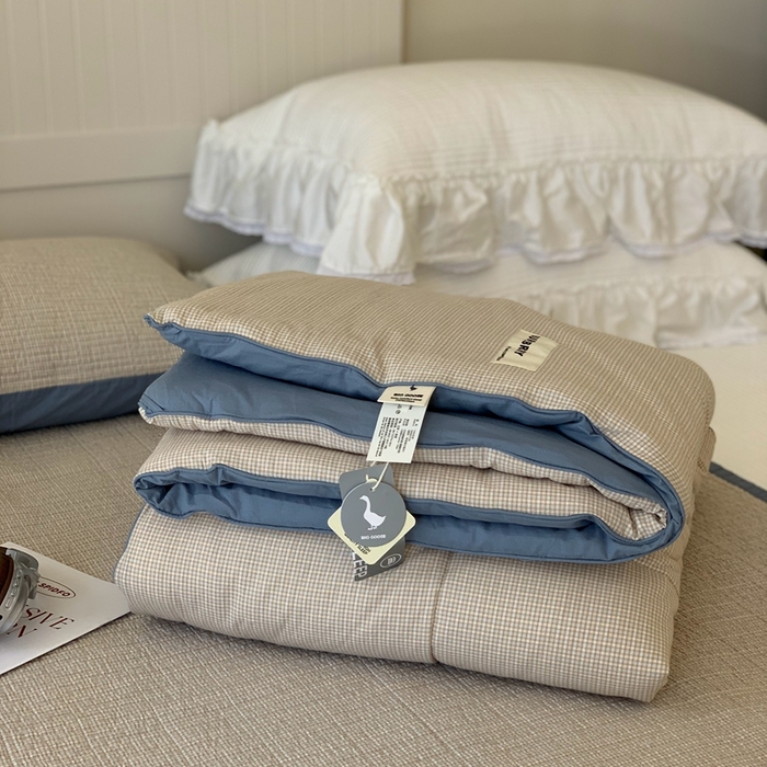 91家纺网 家纺一手货源 找家纺 汇庭2025新款·良品两件套（学生季春秋） 床盖·良品卡其（春秋·胡桃格卡其