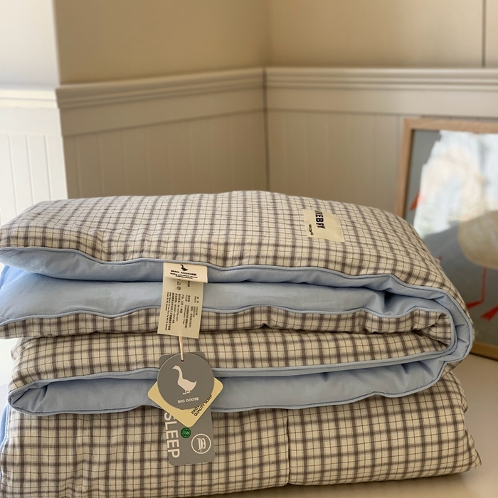 91家纺网 家纺一手货源 找家纺 汇庭2025新款·良品两件套（学生季春秋） 床盖·良品蓝莓（春秋·苏格兰灰