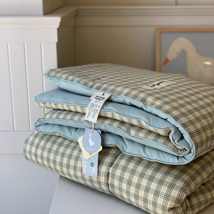 91家纺网 家纺一手货源 找家纺 汇庭2025新款·良品两件套（学生季春秋） 床盖·良品抹茶（春秋·苏格兰绿